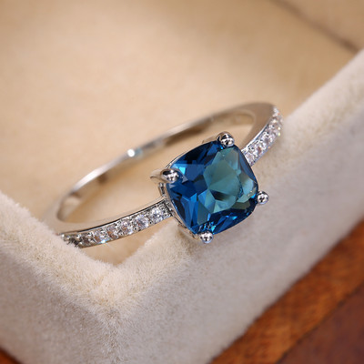 Huitan Square Blue Series Stone Women Rings Simple Minimalist Pinky Accessories Ring Band Елегантни годежни бижута Пръстени