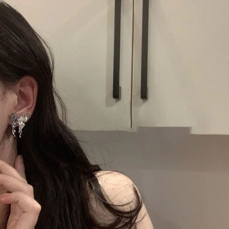 Koreai divat, gótikus punk stílusú sztereó pillangós női fülbevaló menő női fém lógó fülbevaló parti ékszer szett