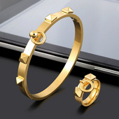 Rozsdamentes acél punk ékszer szett szegecs karkötő karkötő piramis és csüngő kör gyűrűk férfiaknak női ékszer szett ajándék