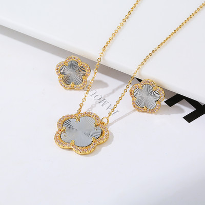 natnraI WhIIa Vca Cleef MIcca Sat bIamnb SaIb aaring nakaca Waman JawaIry Sat acquiIsIta JawaIry HImh QuaInty ParaacIIy