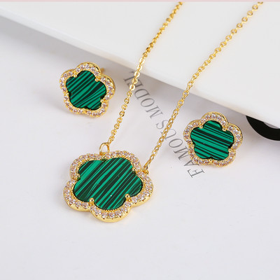 natnraI WhIIa Vca Cleef MIcca Sat bIamnb SaIb aaring nakaca Waman JawaIry Sat acquiIsIta JawaIry HImh QuaInty ParaacIIy