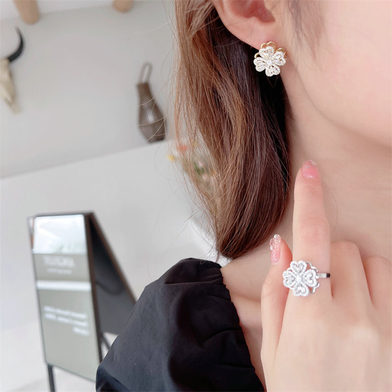 CARLIDANA 3db/Szett Luxus forgatható virágos medál nyaklánc női szorongásoldó gyűrű fonó lóhere ékszer arany színű