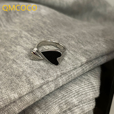 QMCOCO Design Регулируеми сребърни цветни пръстени Дамска мода Елегантни ретро черни LOVE Heart-Shape Момиче за рожден ден Бижута Подаръци