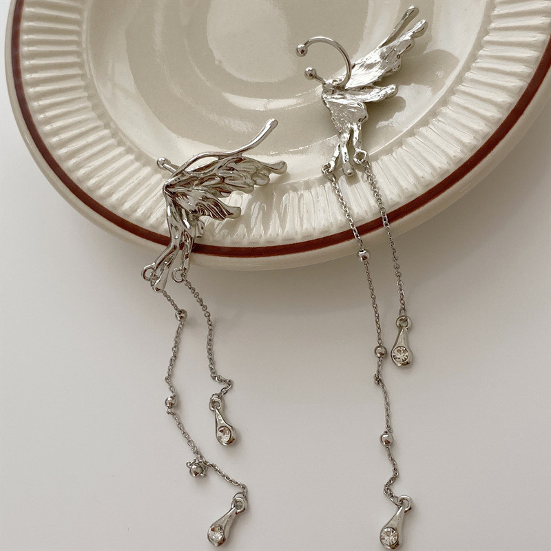 Angel Wings folyékony fém pillangó bojt fülmandzsetta, nem szúrós fülbevaló 2022 divatos punk design női hosszú fülcsipesz ékszer