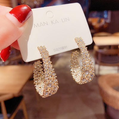 Dél-Korea tavaszi és nyári új virágos bojt hosszú fülbevaló temperamentum gyönyörű elegáns Trend Fashion Stud fülbevaló