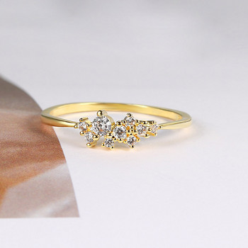 Модерни, елегантни изискани пръстени за жени Романтичен дамски пръстен Блестящ циркон златен цвят Тънък пръстен Аксесоари Бижута KCR088