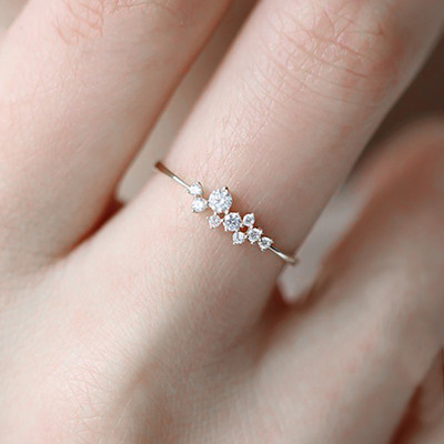Inele elegante și delicate la modă pentru femei Inel romantic pentru femei, zirconiu strălucitor, de culoare aurie, accesorii pentru inele subțiri, bijuterii KCR088