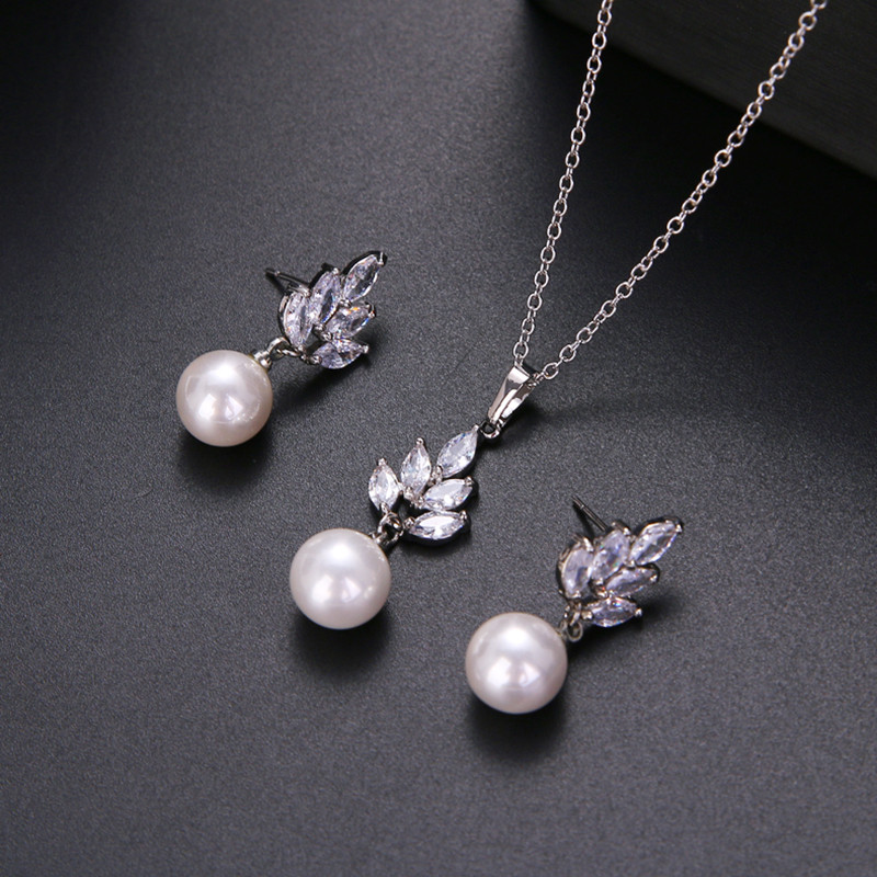 Luksuzne CZ cirkonijeve naušnice od simuliranih bisernih naušnica Kompleti ogrlica s privjescima Modni Ceystal Elegantni ženski dodaci za vjenčanje