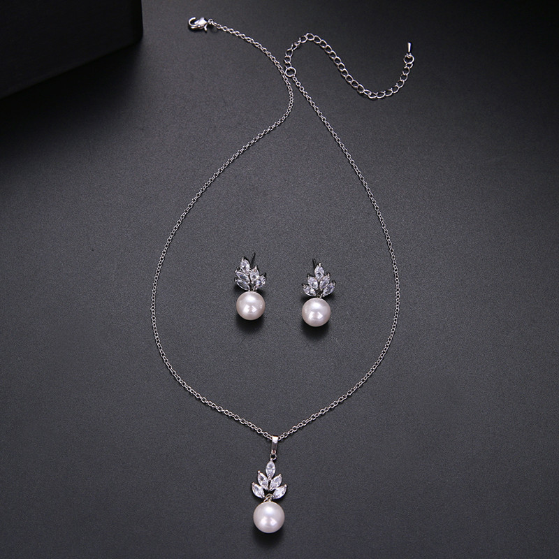 Luksuzne CZ cirkonijeve naušnice od simuliranih bisernih naušnica Kompleti ogrlica s privjescima Modni Ceystal Elegantni ženski dodaci za vjenčanje