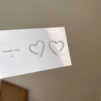 2022 Korea szív arany színű fém geometriai üreges egyszerű formájú fülbevaló női esztétikai ékszerek