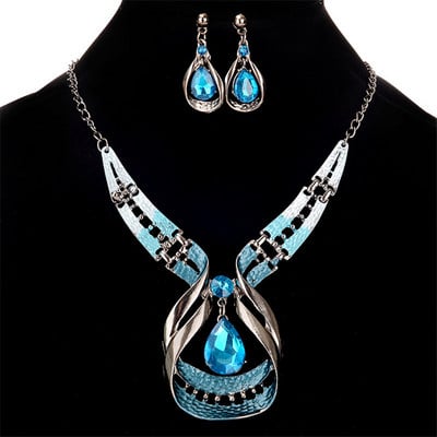 ADOLPH Bijuterii pentru femei Accesorii de lux Din aliaj de temperament Cristal Coadă de păun Set de bijuterii Colier și cercei 2021 Nou