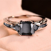 Inel la modă de culoare argintie delicată pentru femei, elegant, tăiat prințesă, cu pietre de zircon negru, incrustate, bijuterii de logodnă.