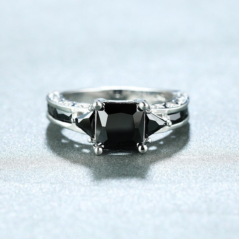 Inel la modă de culoare argintie delicată pentru femei, elegant, tăiat prințesă, cu pietre de zircon negru, incrustate, bijuterii de logodnă.