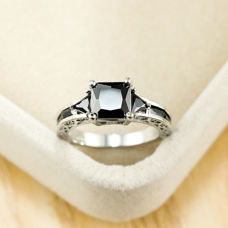 Inel la modă de culoare argintie delicată pentru femei, elegant, tăiat prințesă, cu pietre de zircon negru, incrustate, bijuterii de logodnă.