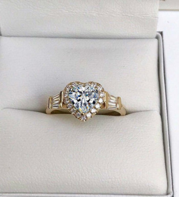 Елегантен пръстен със сърце с благороден златен цвят за жени Модни инкрустирани бели цирконови камъни Сватбени пръстени Годежни бижута за булката