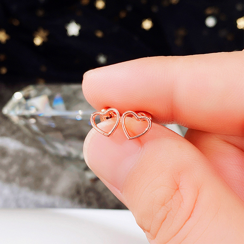 Cercei tip inimă minimalist Huitan pentru fete 3 culori de metal disponibile Cercei simpli și eleganti pentru femei Bijuterii la modă versatile