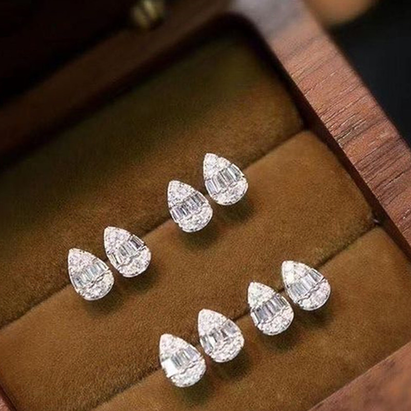 Huitan Cercei cu șuruburi delicate în formă de picătură de apă, de lux, de culoare argintie, cu cristal CZ, cercei pentru femei, bijuterii versatile de modă