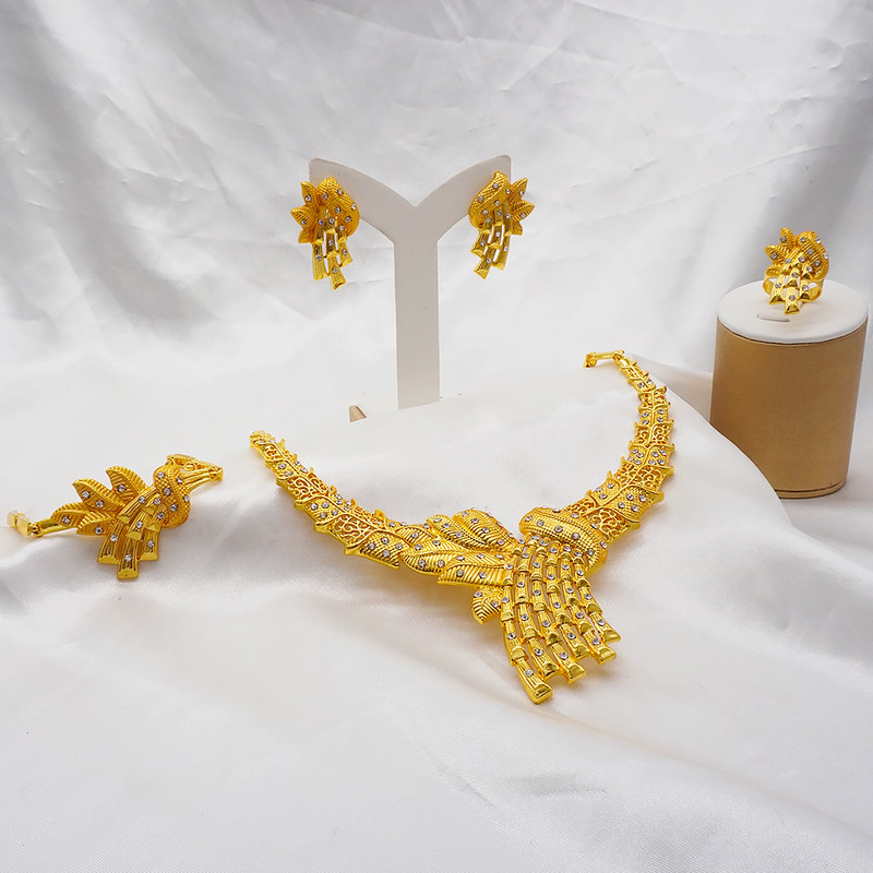 Seturi de bijuterii de culoare aurie pentru femei Colier Cercei Dubai African Indian Mireasa Accesorii flori Seturi de bijuterii Colier