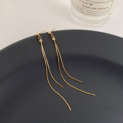 316L rozsdamentes acél hosszú bojt fülbevaló nőknek Elegáns egyszerű arany színű csepp fülbevaló Stílusos ékszer egyéni ajándék