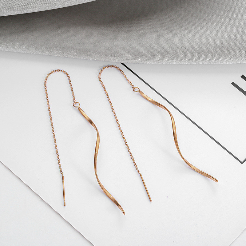 316L rozsdamentes acél hosszú bojt fülbevaló nőknek Elegáns egyszerű arany színű csepp fülbevaló Stílusos ékszer egyéni ajándék