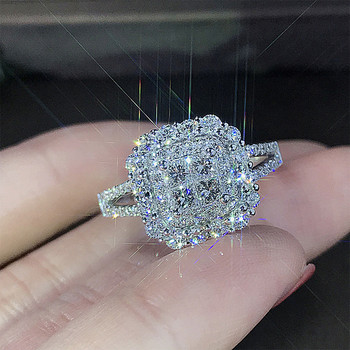 Прекрасен дамски пръстен с квадратна форма Huitan Full Bling Iced Out Micro Pave Crystal Zircon Ослепителен булчински пръстен Сватбен годежен пръстен