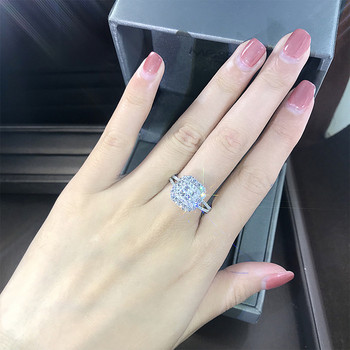 Прекрасен дамски пръстен с квадратна форма Huitan Full Bling Iced Out Micro Pave Crystal Zircon Ослепителен булчински пръстен Сватбен годежен пръстен