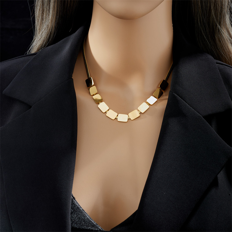 DIEYURO 316L rozsdamentes acél négyzet alakú geometrikus medál nyaklánc karkötő ékszerkészlet nőknek új arany színű kiegészítők ajándékok