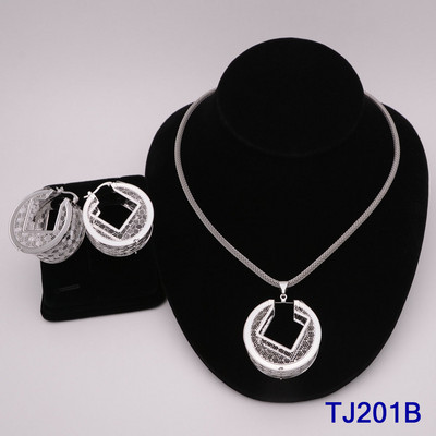 Mados Nigerijos moters vestuvės afrikietiškų karoliukų papuošalų rinkinys aukso spalvos mada Dubajaus aukso spalvos vestuvinė dovana