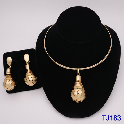 Mados Nigerijos moters vestuvės afrikietiškų karoliukų papuošalų rinkinys aukso spalvos mada Dubajaus aukso spalvos vestuvinė dovana