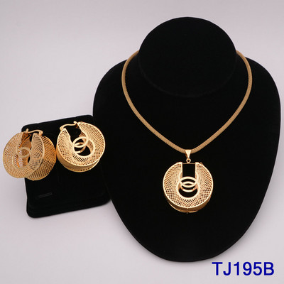 Mados Nigerijos moters vestuvės afrikietiškų karoliukų papuošalų rinkinys aukso spalvos mada Dubajaus aukso spalvos vestuvinė dovana