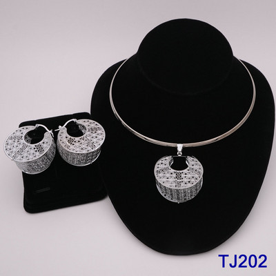 Mados Nigerijos moters vestuvės afrikietiškų karoliukų papuošalų rinkinys aukso spalvos mada Dubajaus aukso spalvos vestuvinė dovana