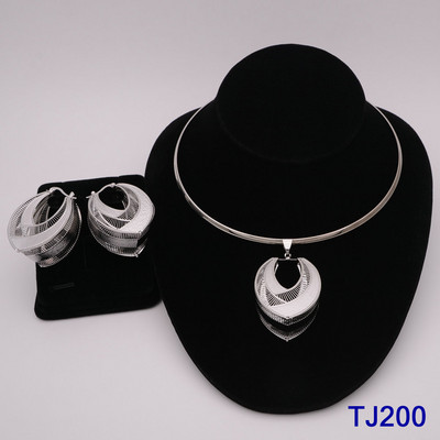 Mados Nigerijos moters vestuvės afrikietiškų karoliukų papuošalų rinkinys aukso spalvos mada Dubajaus aukso spalvos vestuvinė dovana