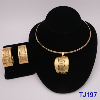 Mados Nigerijos moters vestuvės afrikietiškų karoliukų papuošalų rinkinys aukso spalvos mada Dubajaus aukso spalvos vestuvinė dovana