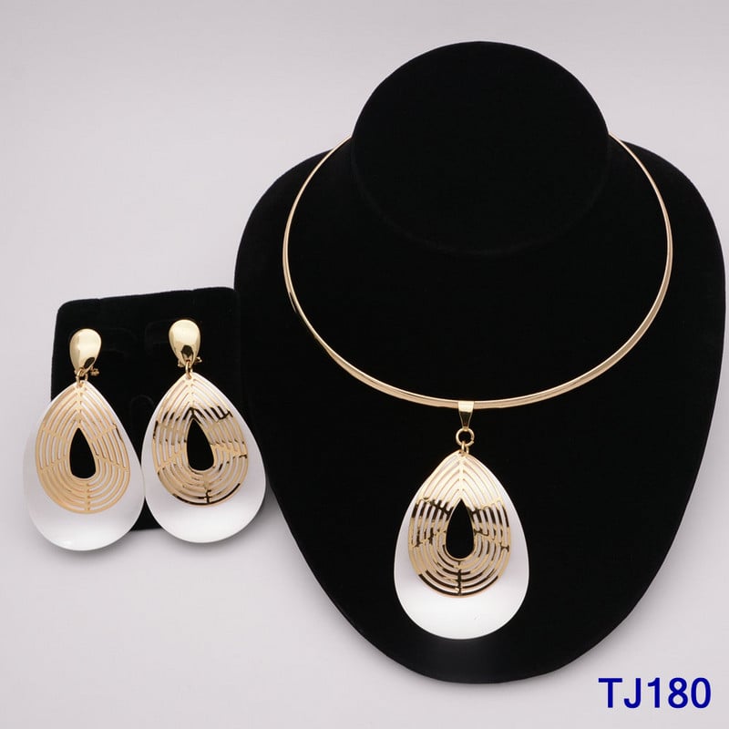 Mados Nigerijos moters vestuvės afrikietiškų karoliukų papuošalų rinkinys aukso spalvos mada Dubajaus aukso spalvos vestuvinė dovana