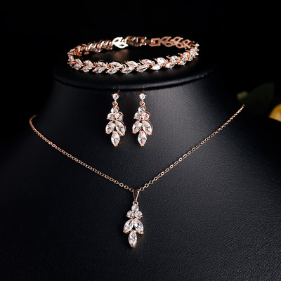 Set de bijuterii pentru cercei cu frunze rafinate Uilz pentru femei Accesorii pentru petrecerea de nunta Cercei cu zirconiu Seturi de colier cadou pentru mireasa