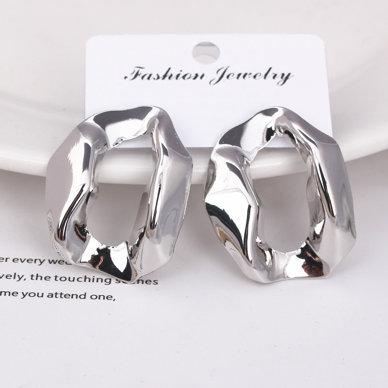 Četverokutne naušnice europske marke za žene Pretjerano šuplje geometrijske glatke velike metalne naušnice Hiphop Party nakit Poklon