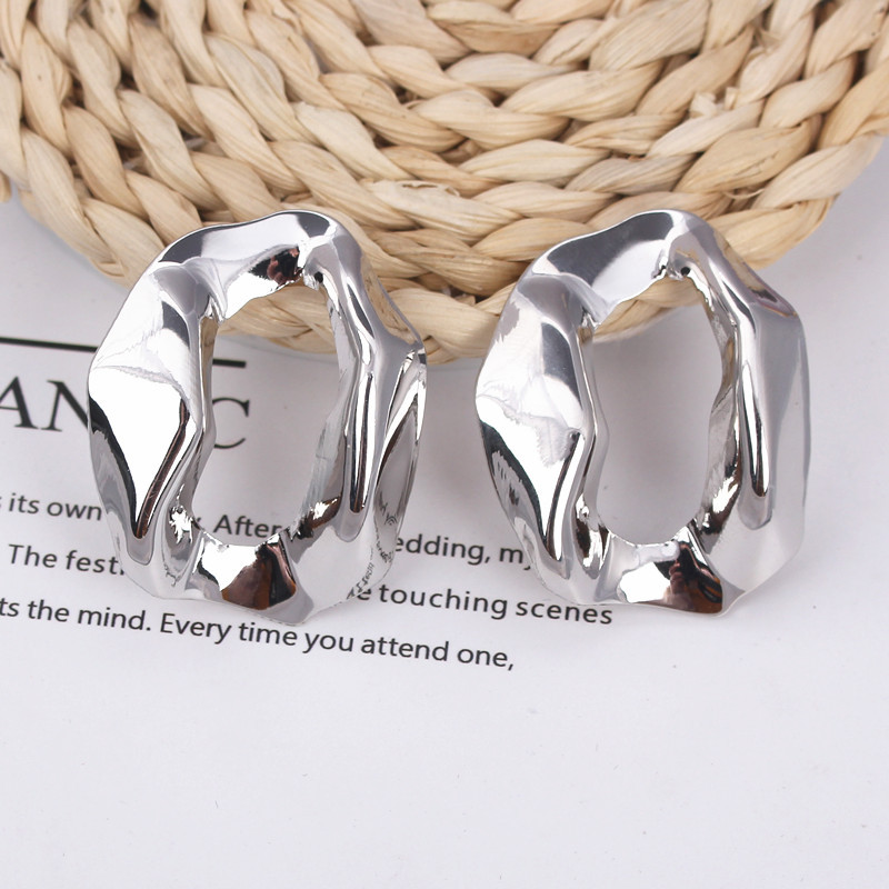 Četverokutne naušnice europske marke za žene Pretjerano šuplje geometrijske glatke velike metalne naušnice Hiphop Party nakit Poklon