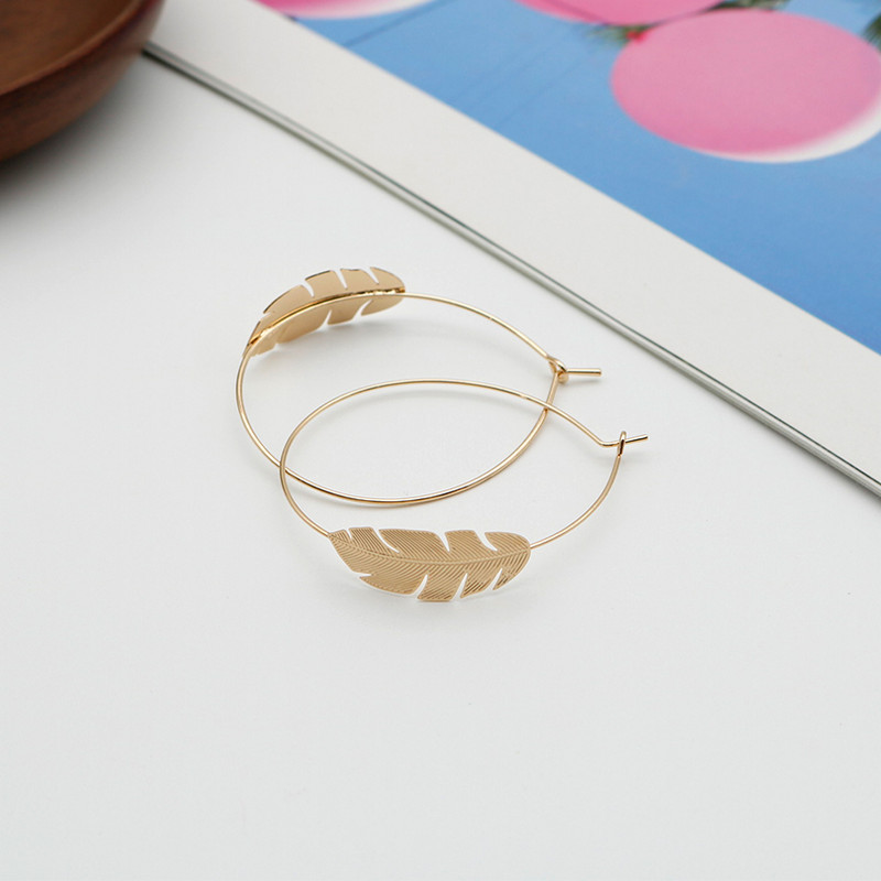 Kruhové náušnice, náušnice s listami, medené listy, šperky, puzetové náušnice, nový štýl, trendy, mosadzná spona, kruhový prvok pre ženy 202177