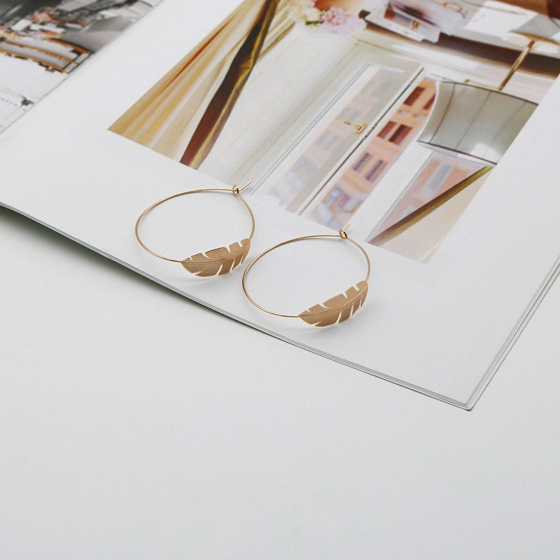 Kruhové náušnice, náušnice s listami, medené listy, šperky, puzetové náušnice, nový štýl, trendy, mosadzná spona, kruhový prvok pre ženy 202177