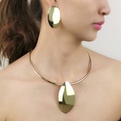 Veľké kovové prívesky Torques Choker náhrdelníky sady s náušnicami zlatá farba módne šperky sada pre ženy doplnky Afrika MANILAI