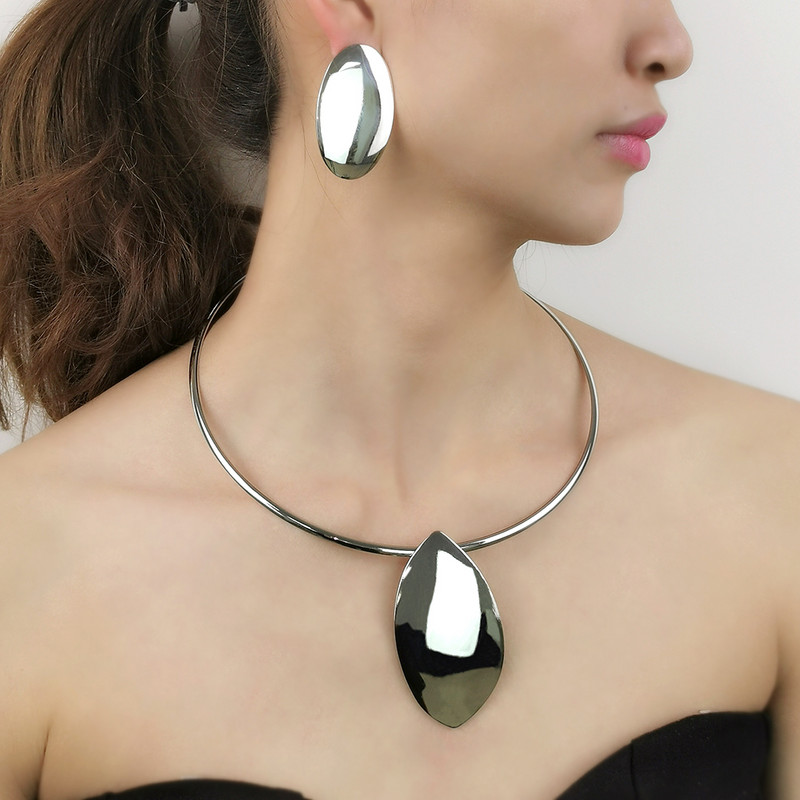 Veľké kovové prívesky Torques Choker náhrdelníky sady s náušnicami zlatá farba módne šperky sada pre ženy doplnky Afrika MANILAI