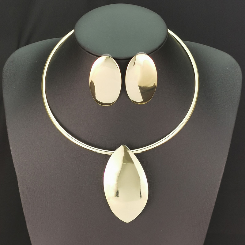 Veľké kovové prívesky Torques Choker náhrdelníky sady s náušnicami zlatá farba módne šperky sada pre ženy doplnky Afrika MANILAI
