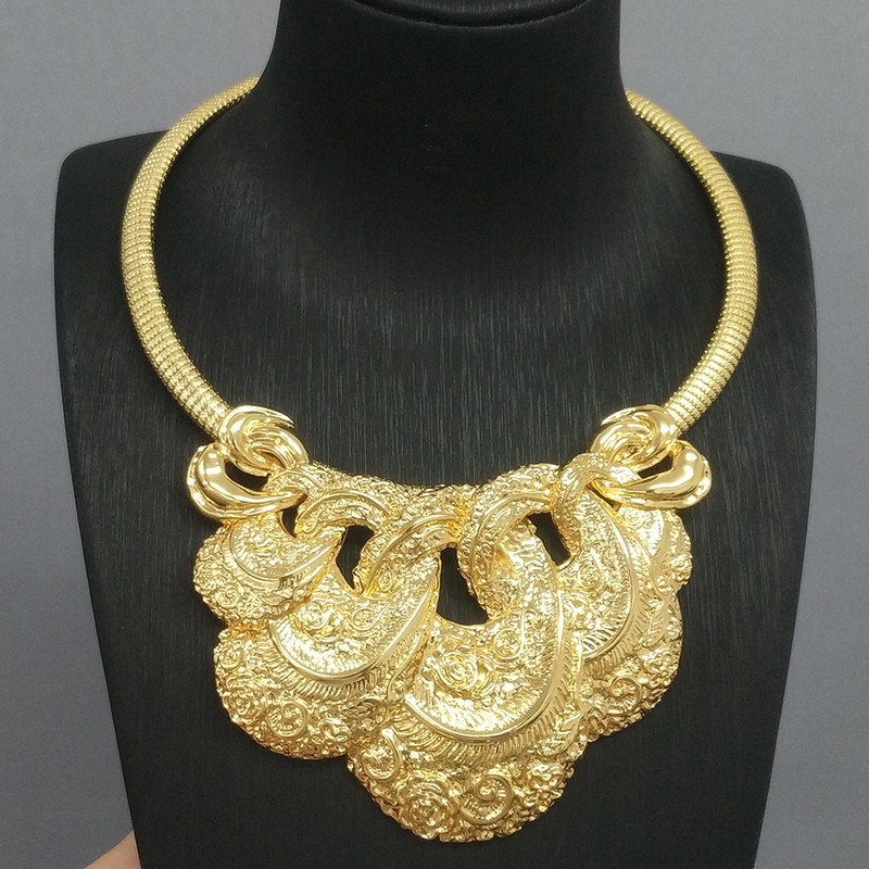 Nový dizajn Dubaj zlaté farebné šperky pre ženy Dubaj módny náhrdelník náušnice prsteň náramok sada nevesta svadobný darček párty