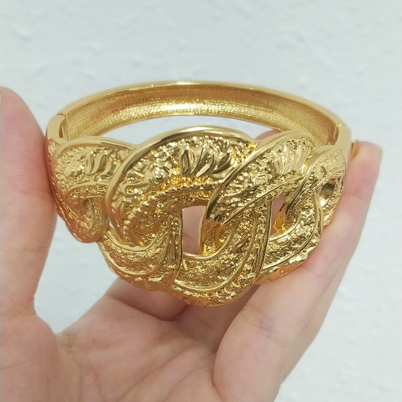 Nový dizajn Dubaj zlaté farebné šperky pre ženy Dubaj módny náhrdelník náušnice prsteň náramok sada nevesta svadobný darček párty