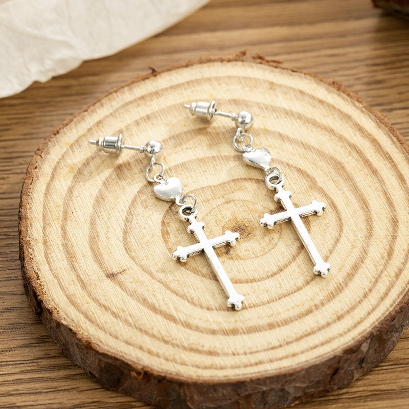 Ins Retro Cross Love Heart Agățat Cercei Drop Dark Girl Soil Cool Punk Stud Cercei Sunt Fantezii Femei Bărbați Bijuterii Noua Ofertă