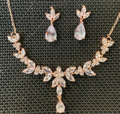 Emmaya Seturi de bijuterii rafinate clasice pentru femei Accesorii pentru petreceri de nunta Cercei cu zirconiu cubic și colier Cadou Ofertă caldă