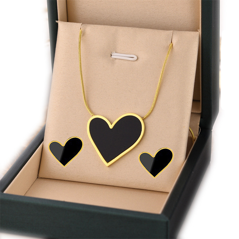 Rozsdamentes acél Trend fekete nagy szív medál titán acél könnyű luxus, egyszerű, sokoldalú nyaklánc, fülbevaló készlet