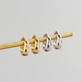 2022 Klasične glatke metalne naušnice s prstenom jednostavnog kruga za žene Modni korejski nakit Temperamentne naušnice za svakodnevnu odjeću za djevojke