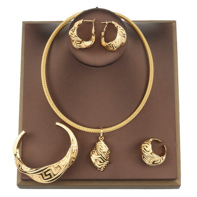 Moda femei Bijuterii Twist Design Choker Colier Cercei și brățară Inel de culoare aurie Nunți Bijuterii pentru Dubai African
