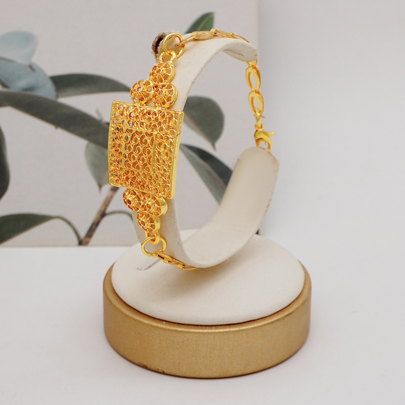 Indijas juvelierizstrādājumu komplekts Zelta krāsa Kāzu kāzu Etiopija Dubaija Nigērijas Āfrikas Kaklarota Auskari Rokassprādzes Gredzenu Juvelierizstrādājumu komplekts